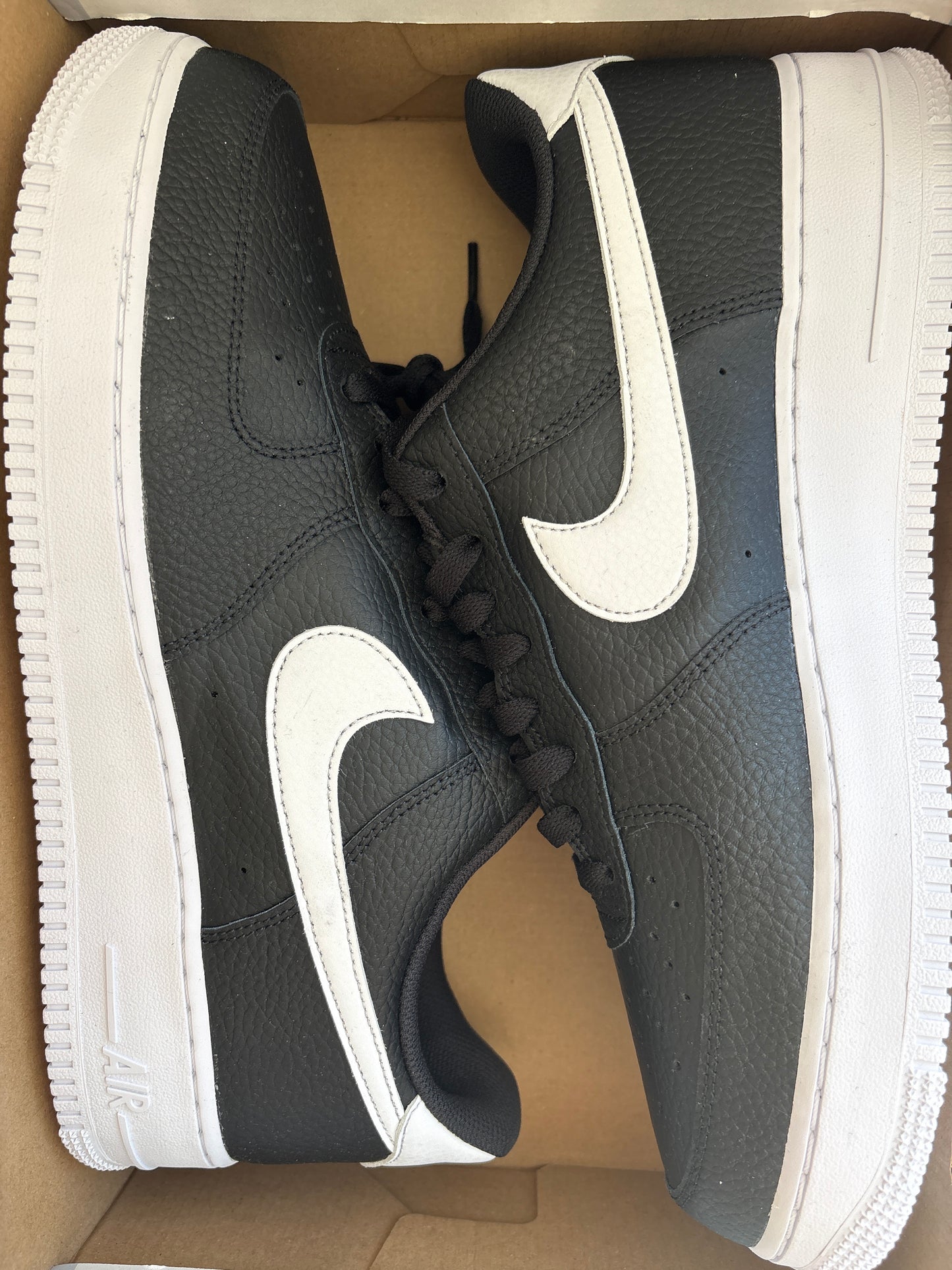 Nike Air Force 1 in schwarz/weiss, Größe 47