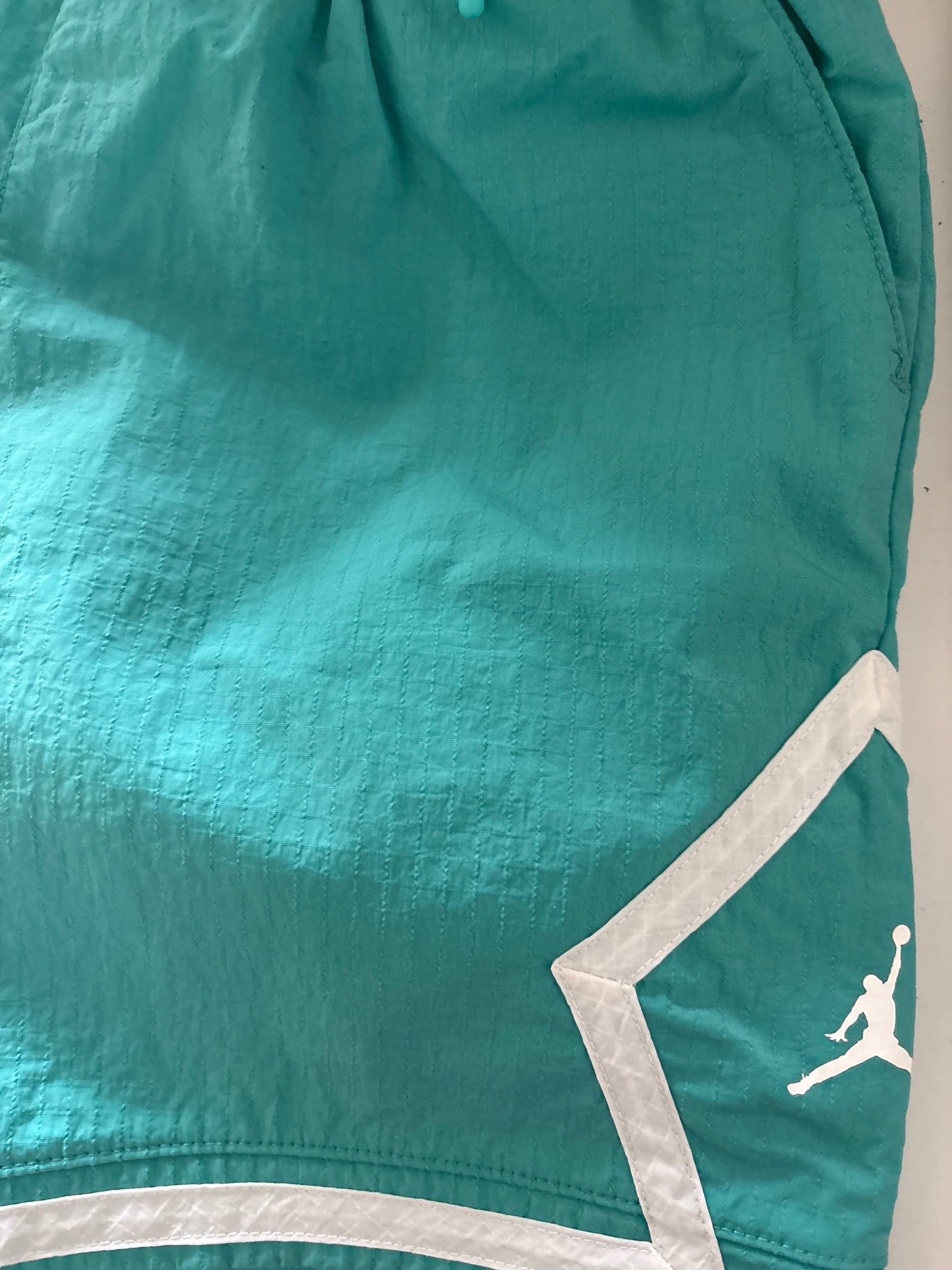 Nike Kinder kurze Jordan Hose, türkis/grün, Größe S