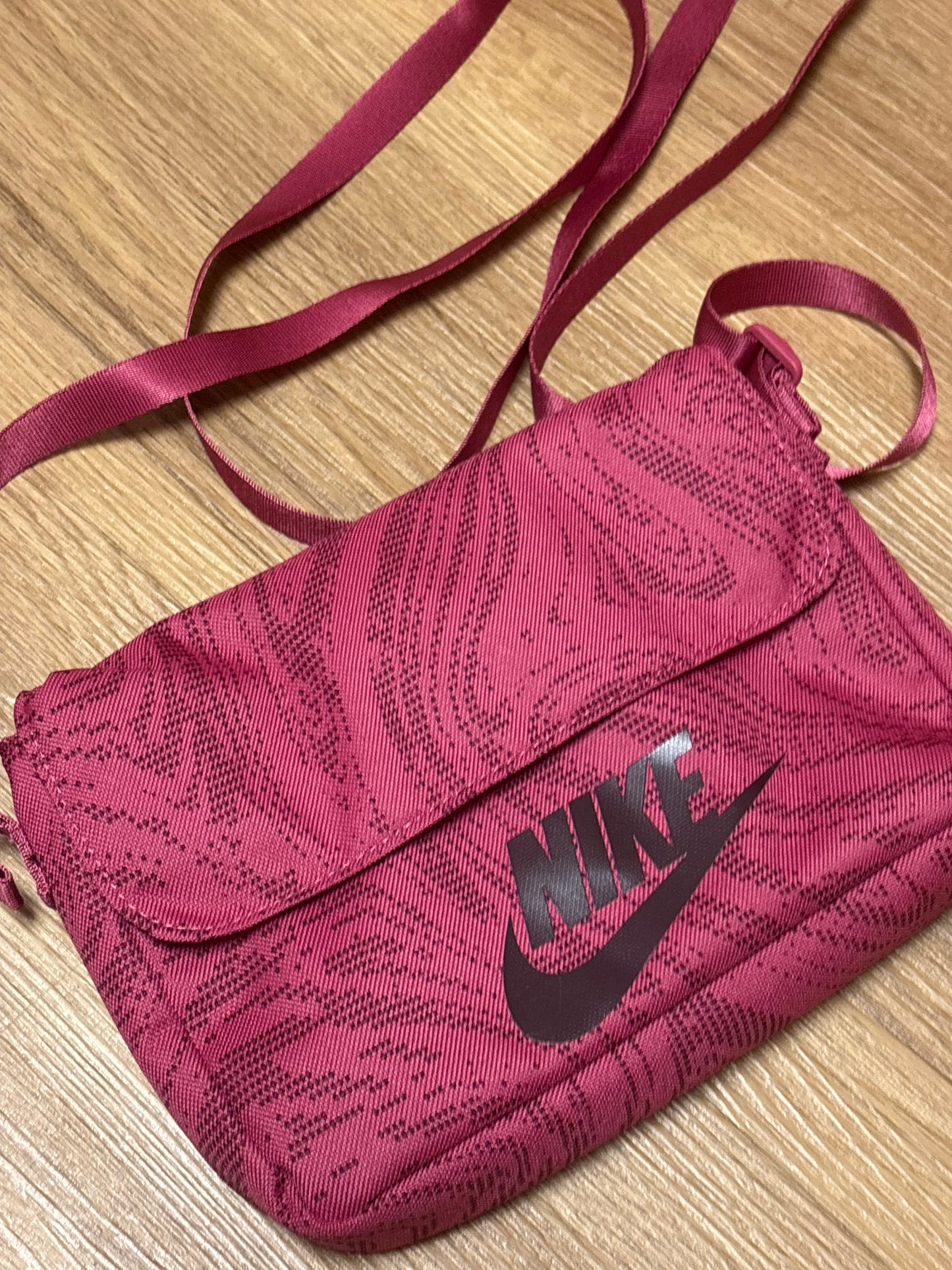 Umhängetasche pink mit Mustern