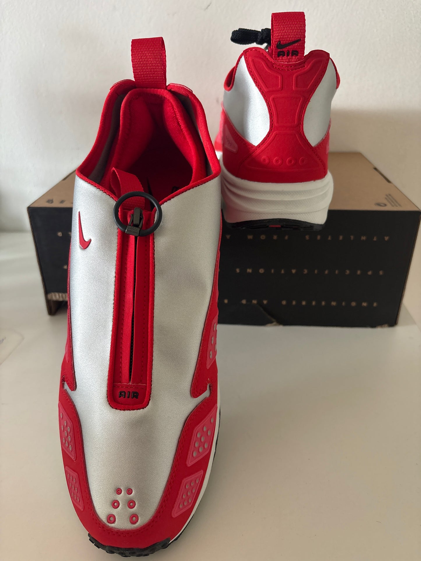 Nike Air Max SNDR, Silber/rot in Größe wählbar