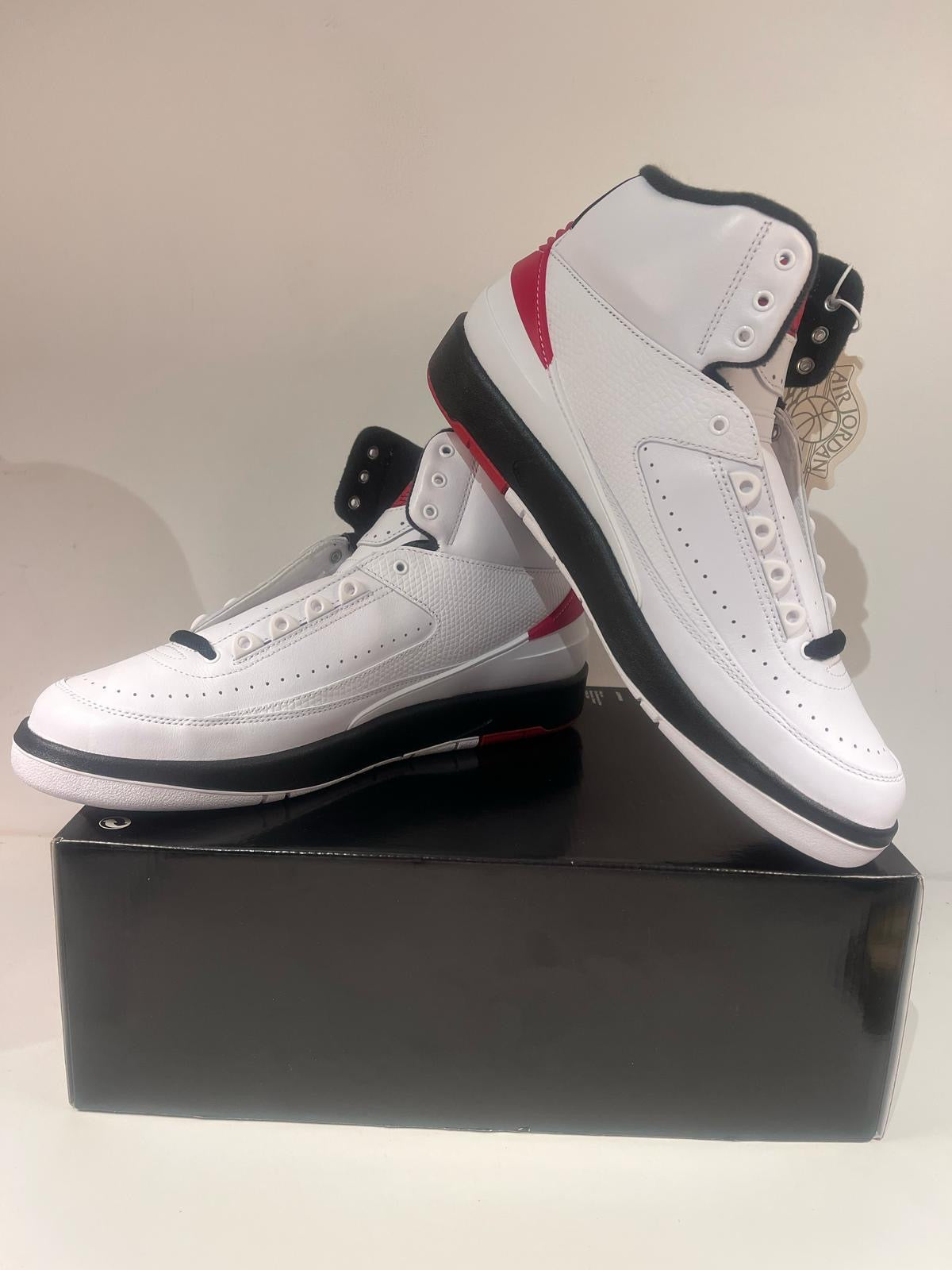 Air Jordan 2 Retro weiss/schwarz/rot, Größe Größe wählbar