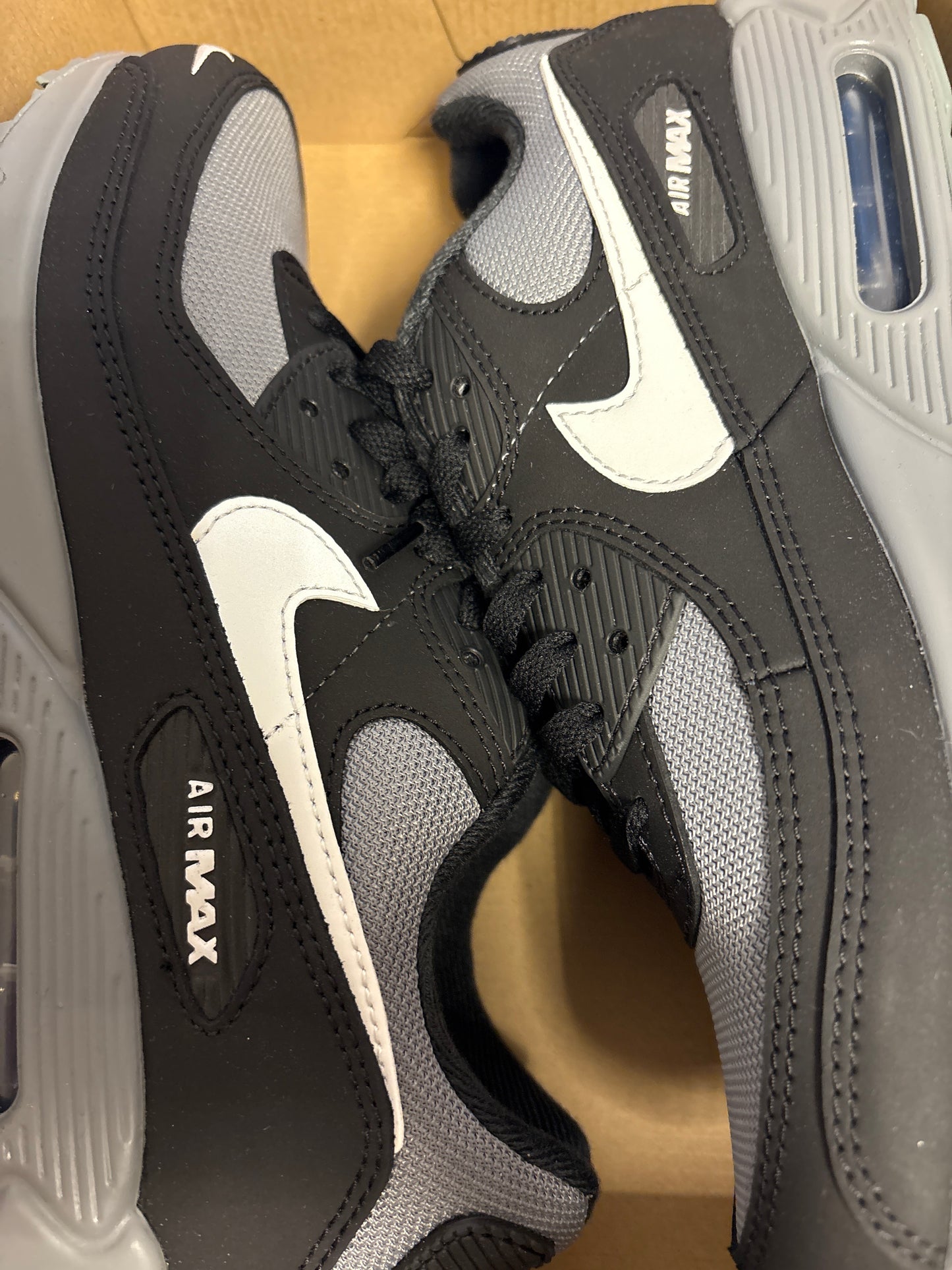 Nike Air Max 90, schwarz/weiss in Größe 43