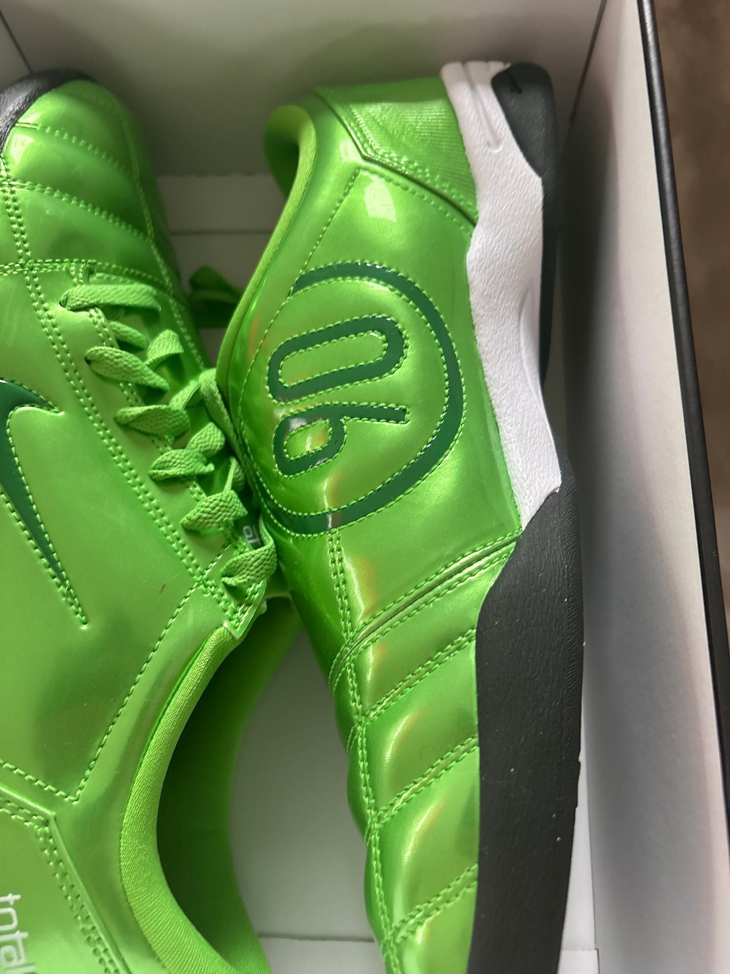 Nike T90 , Größe 45 in grün