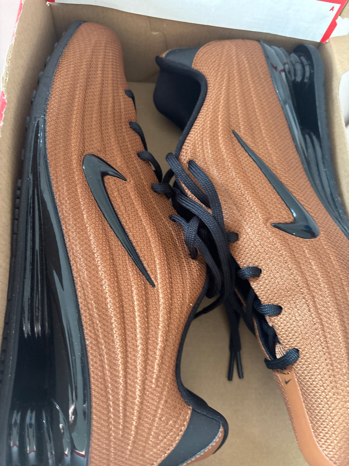 Nike Shox Z in braun/schwarz, Größe 43