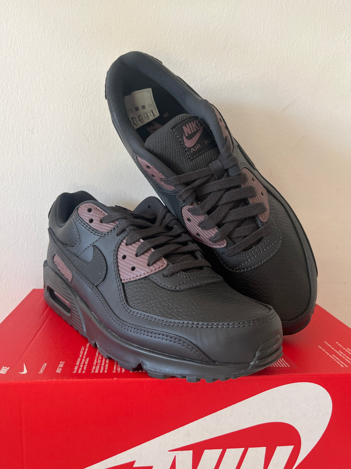 Nike Air Max 90 schwarz/brombeere, Größe 45