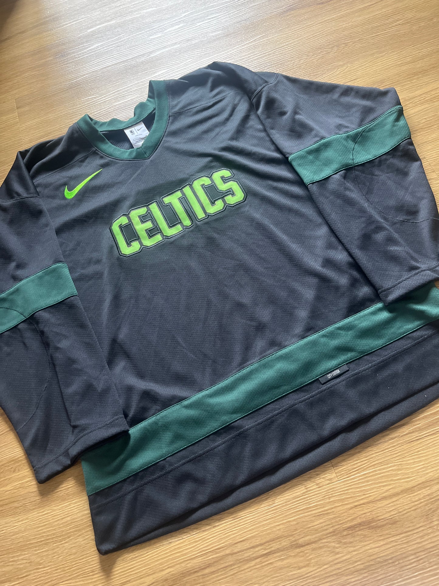 Nike NBA Trikot Boston Celtics „longsleeve“ in schwarz/grün, Größe wählbar