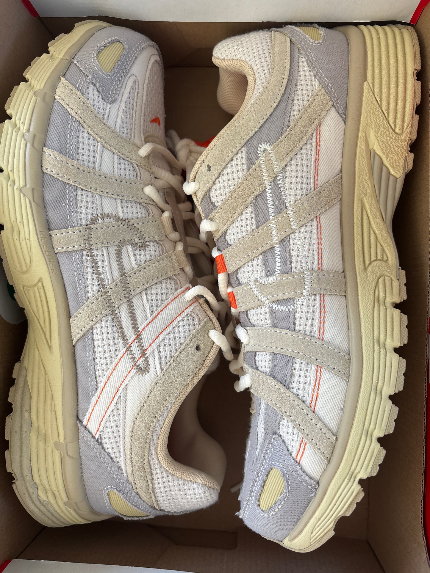 Nike P-6000 in weiss/grau/beige, Größe 44,5