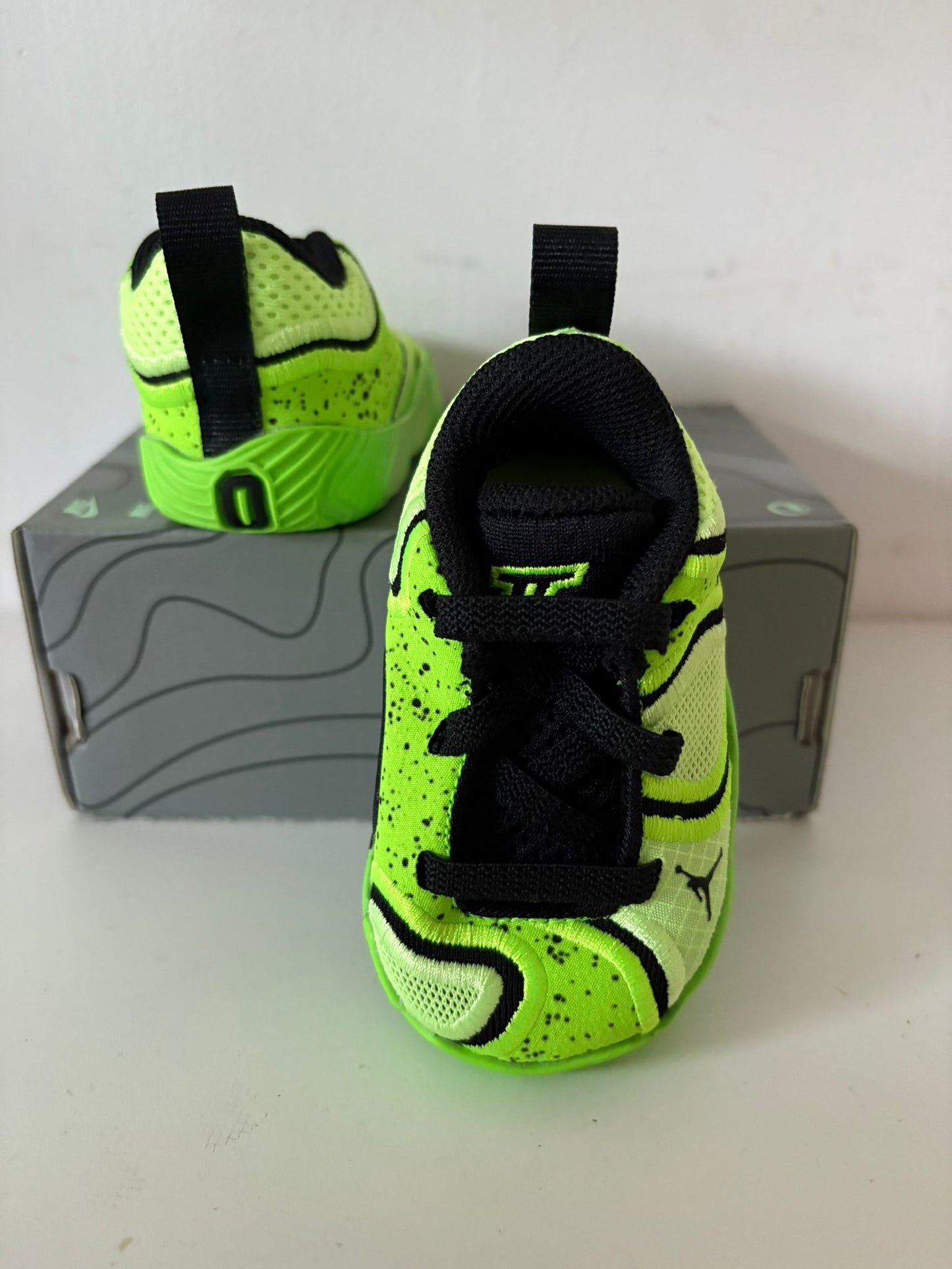 Nike Jordan Tatum in neongrün/schwarz, Gr. 17