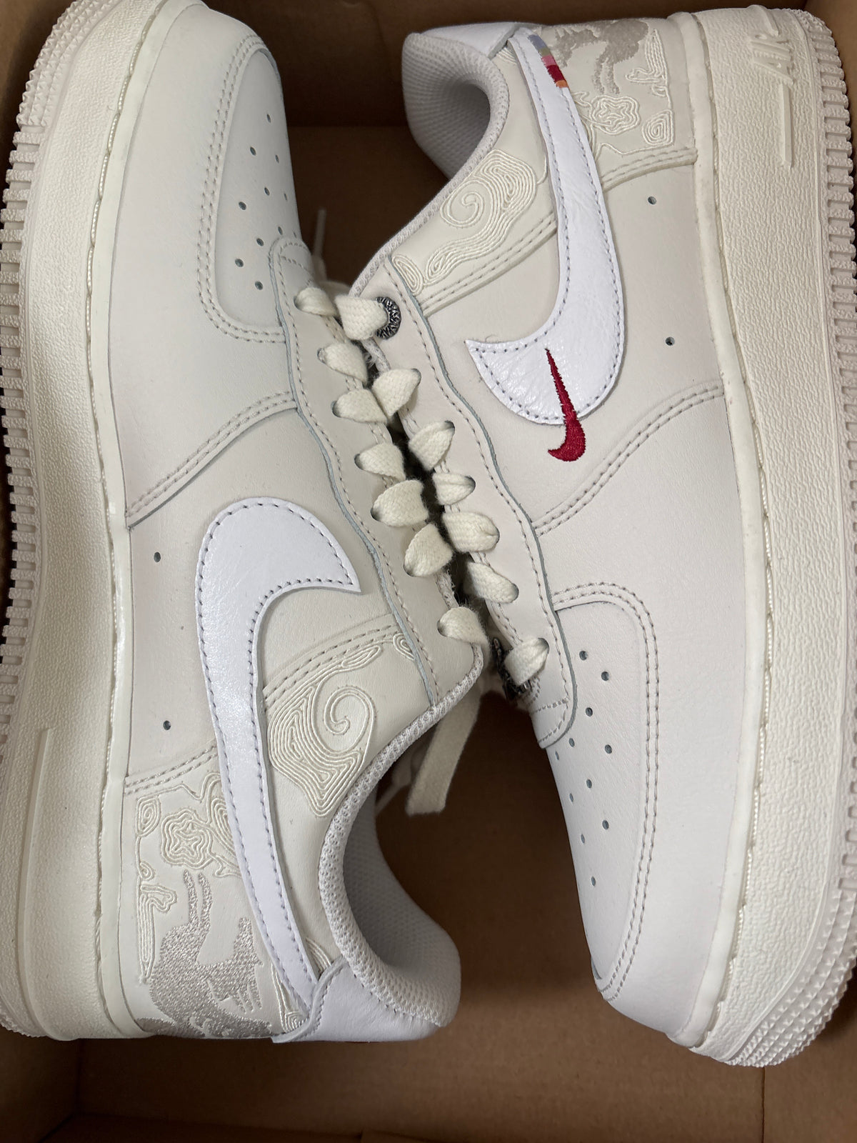 Nike Air Force 1 creme/Sonderedition, Größe 40