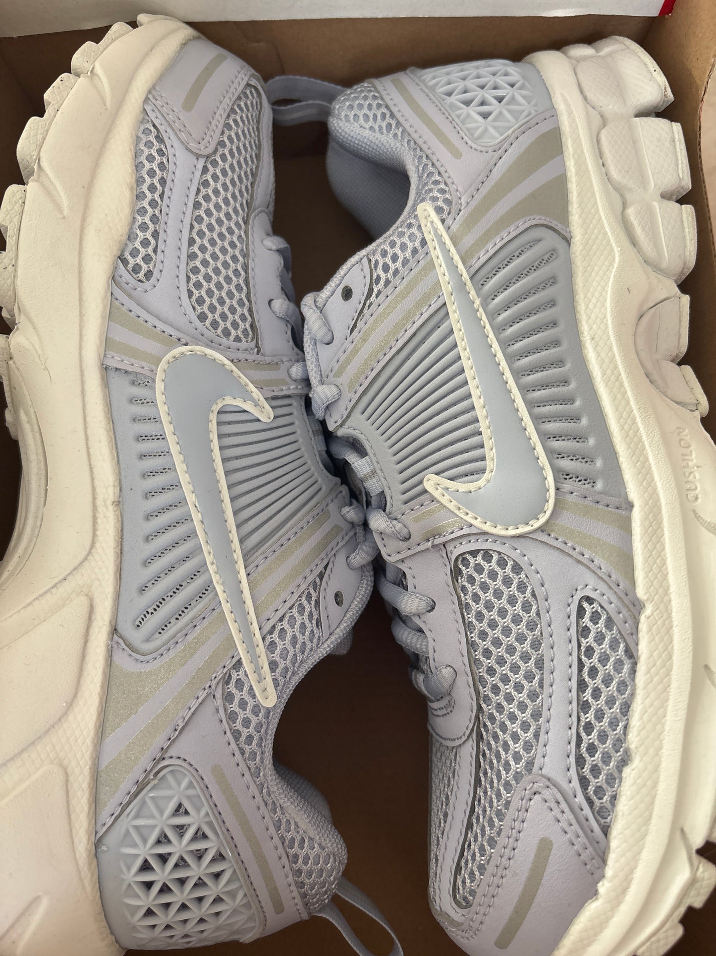 Nike Zoom Vomero 5 in blauton/weiss, Größe 39