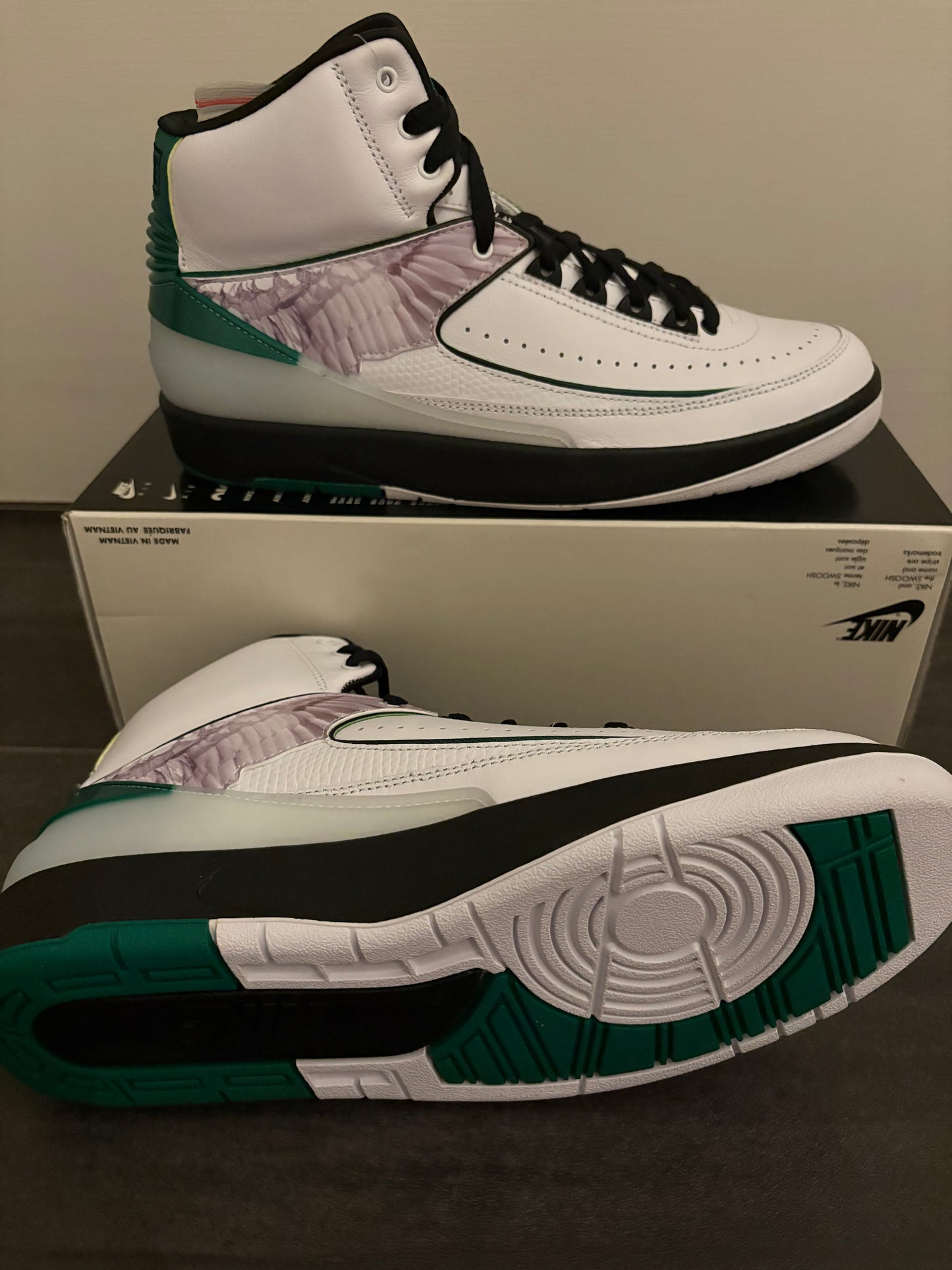 Air Jordan 2 Retro weiss/grün mit Muster, Größe 42