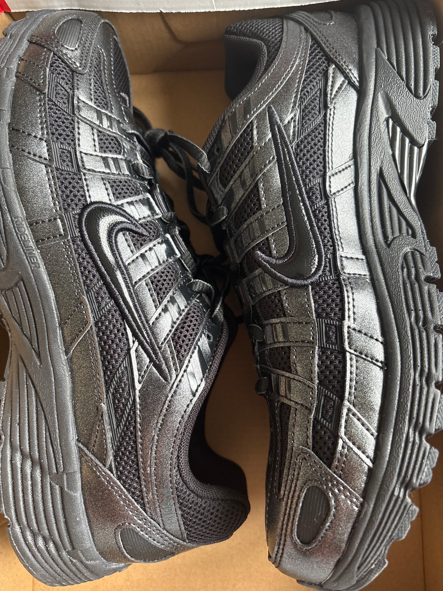 Nike P-6000 in schwarz, Größe 42,5
