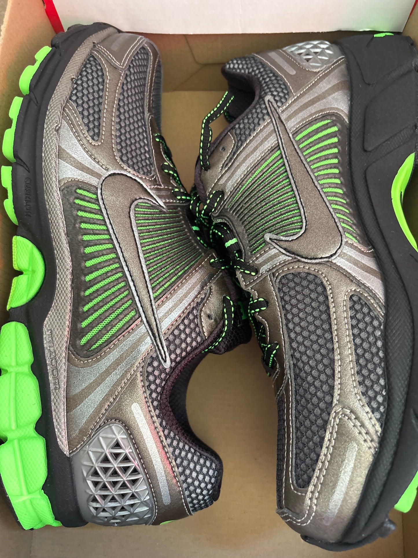 Nike Zoom Vomero 5, Größe 44