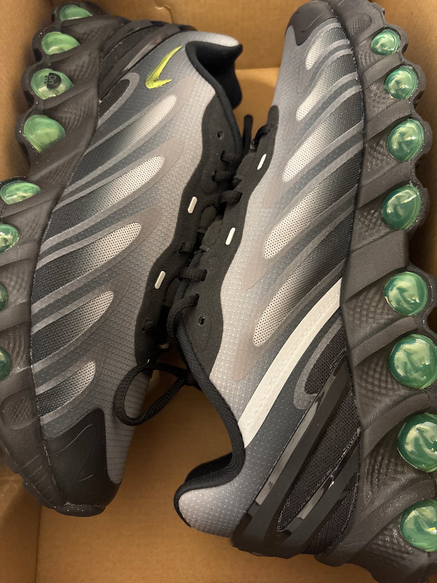 Nike AirMax DN8 in schwarz/grau, Gr. Wählbar