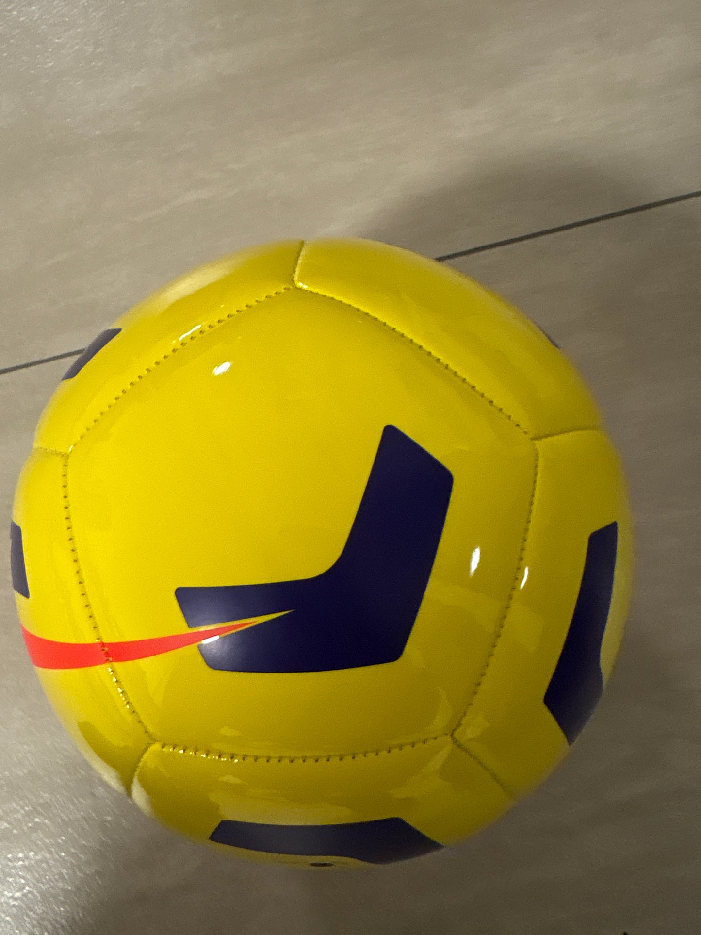 Nike Fußball gelb