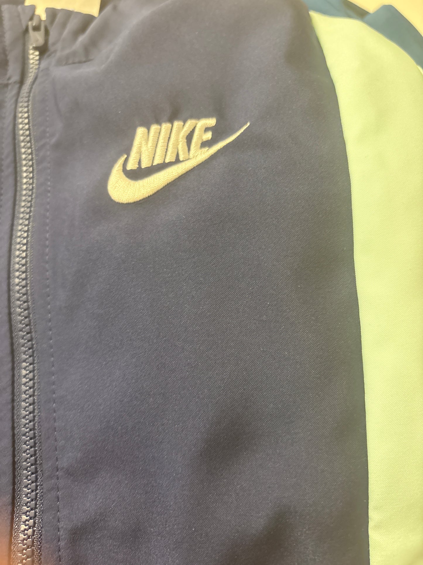Nike Trainingsanzug Kinder Größe S in dunkelblau/mint