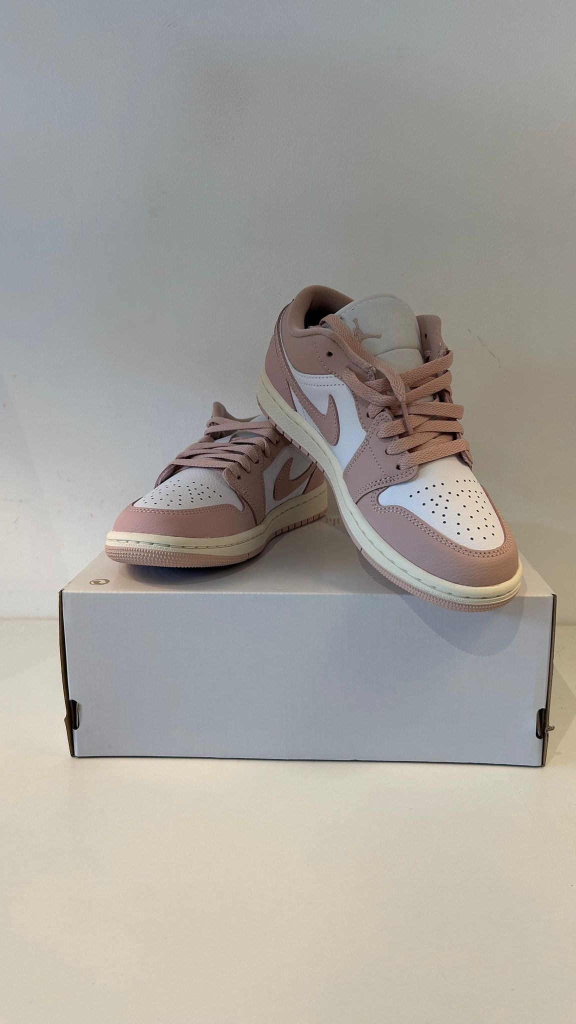 Air Jordan 1 low, weiss/rosa, Größe 38