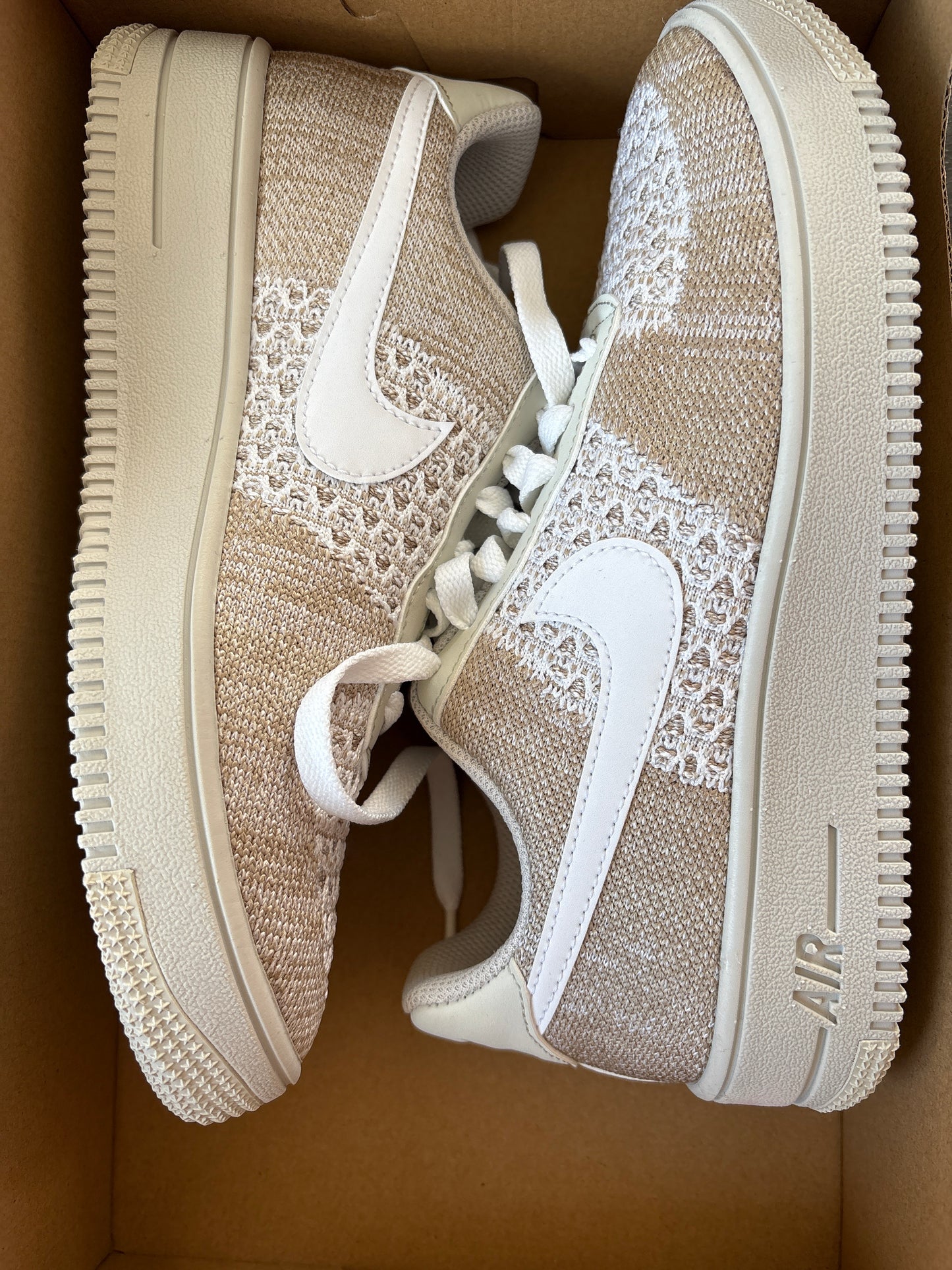 Nike Air Force 1 Flyknit 2.0 in weiss/beige, Größe wählbar