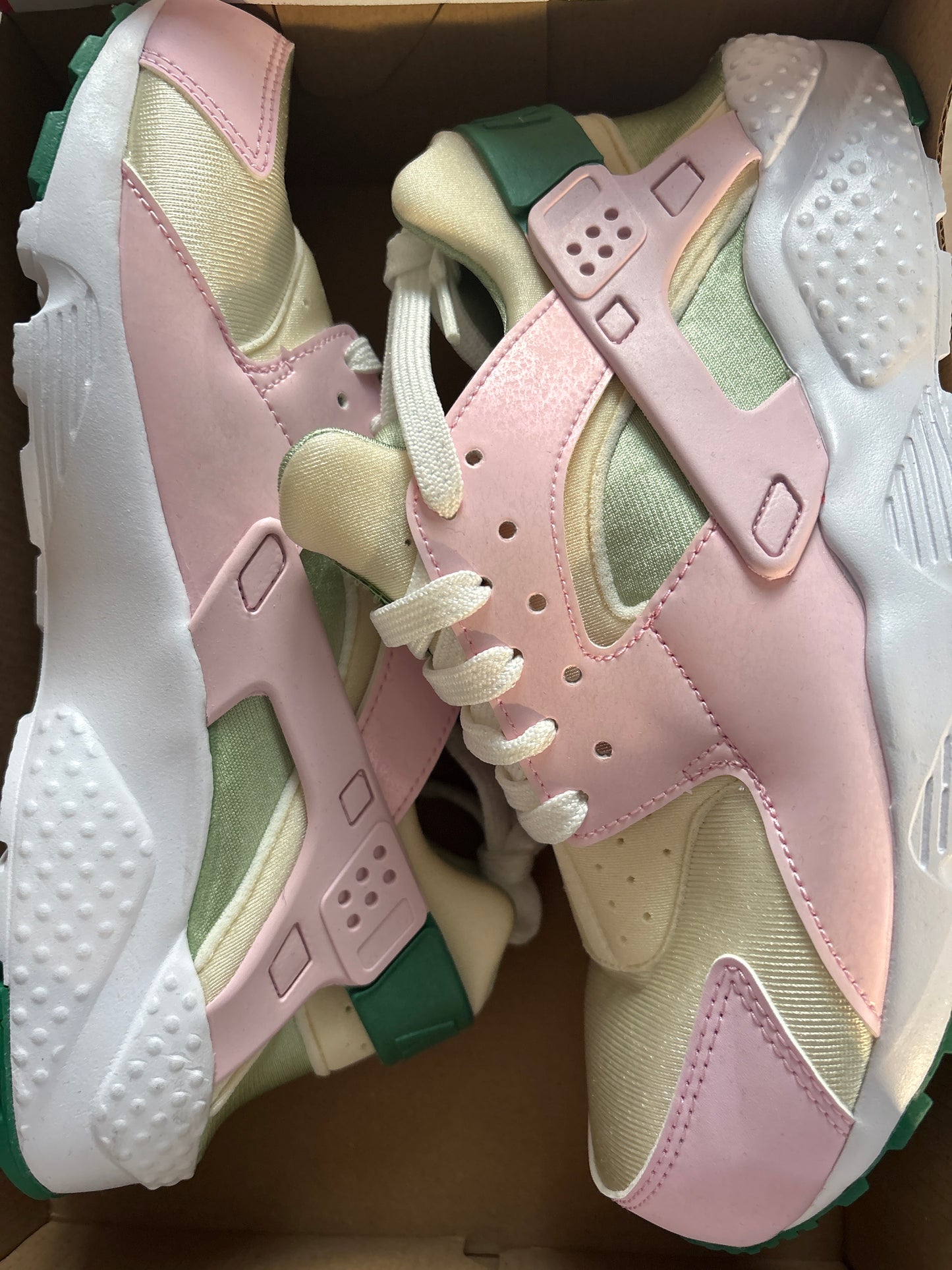 Nike Huarache run, weiss/rosa Gr. 40