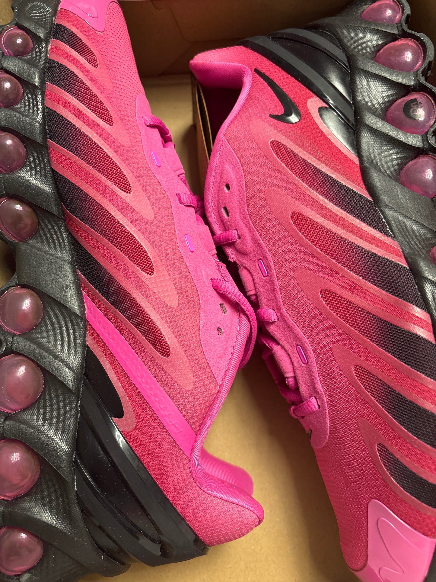 Nike AirMax DN8 in pink/schwarz, Gr. Wählbar