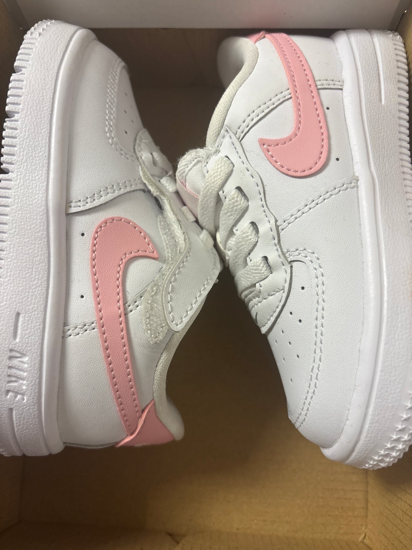 Nike Air Force 1 rosa/weiss, Größe 23,5