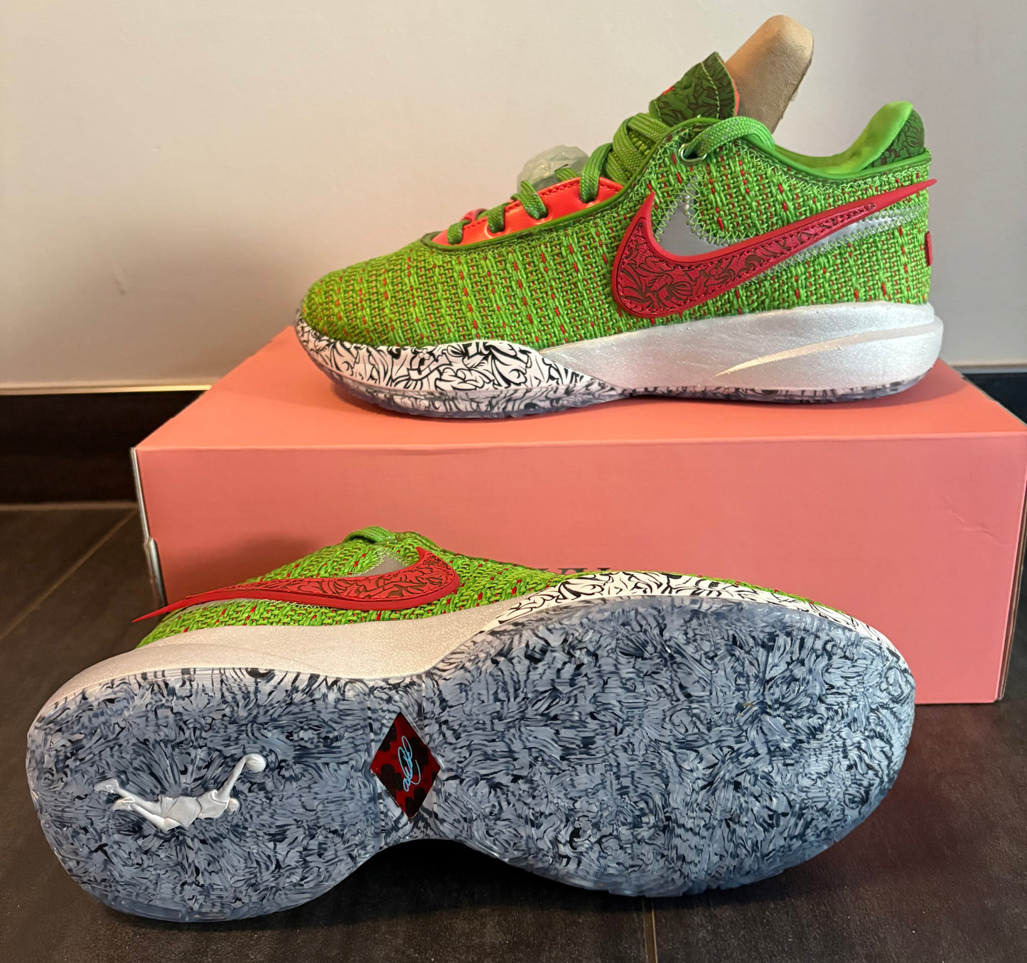 Nike Lebron XX, in grün/rot/silber, Größe wählbar