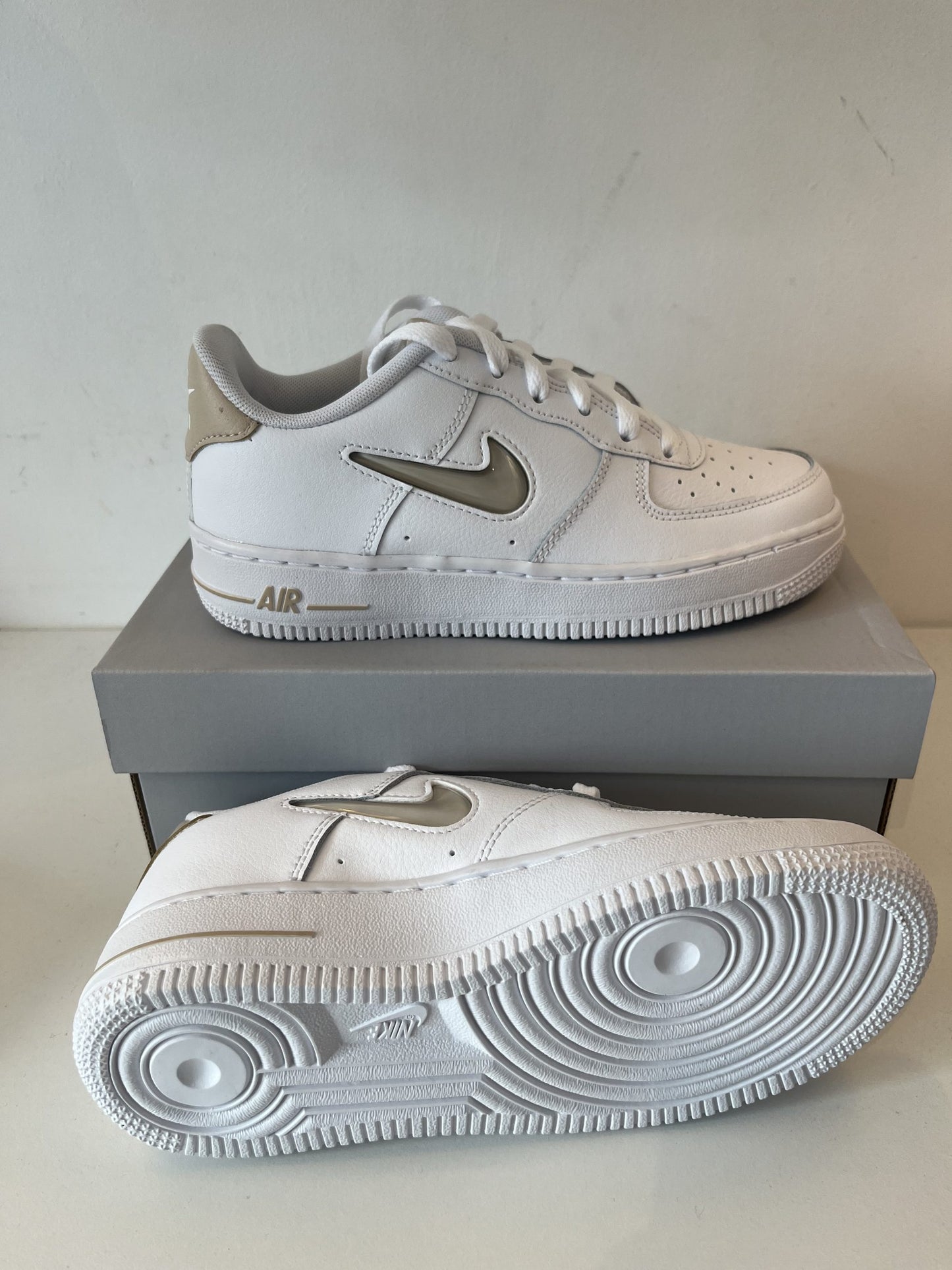 Nike Air Force 1 Jewel weiss/beige, Größe wählbar