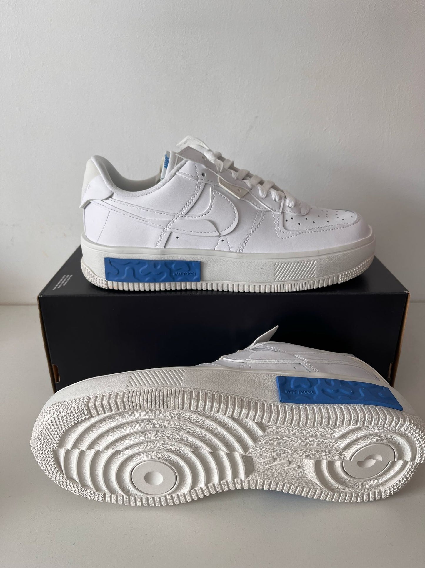 Nike Air Force Fontanka weiss mit blauem Rechteck, Gr. 40