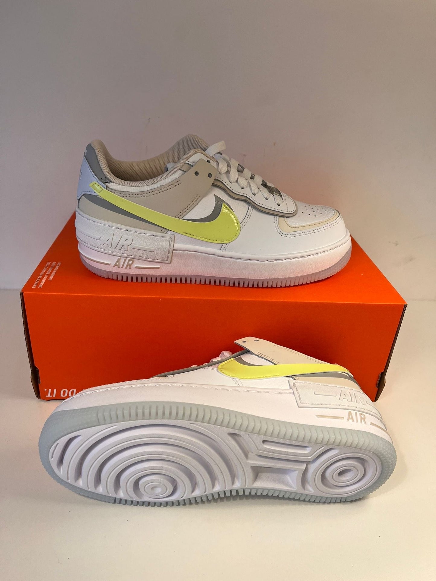 Nike Air Force 1 Shadow Gr. 37,5 weiss/grau/neongrün