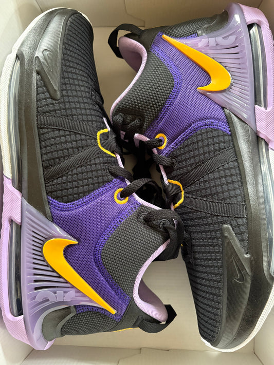 Nike Jordan Lebron Witness VII, in schwarz/lila/gelb, Größe 44,5