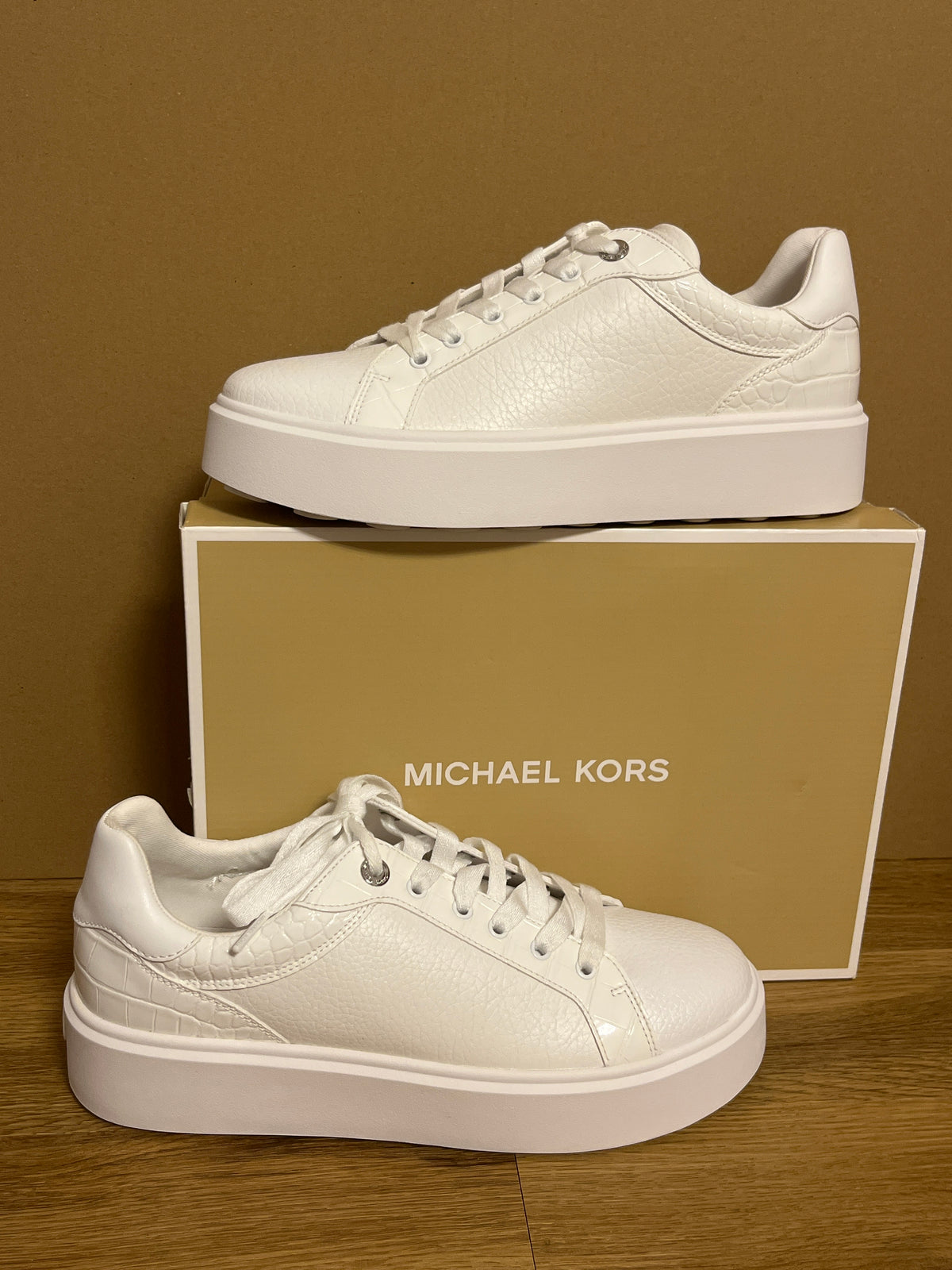 Michael Kors Sneaker in weiß mit Krokodilmuster, Größe US 11 / EU 41
