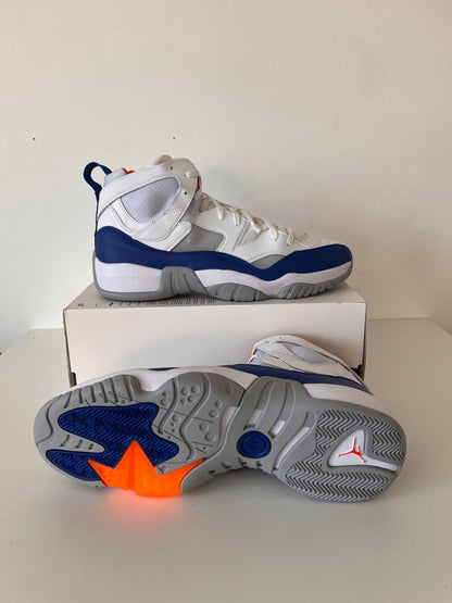 Jordan Jumpman Two Trey in weiß/grau/blau, Größe 51,5