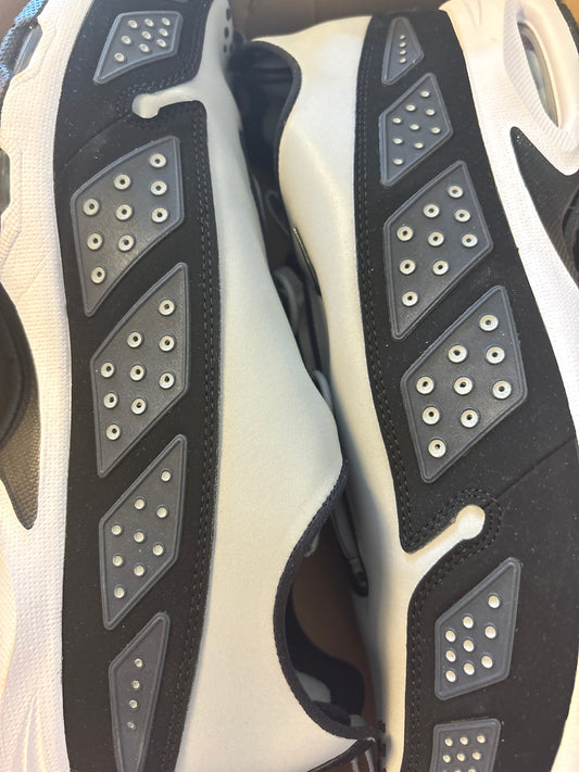 Nike Air Max SNDR, grau/weiss/schwarz in Größe 45