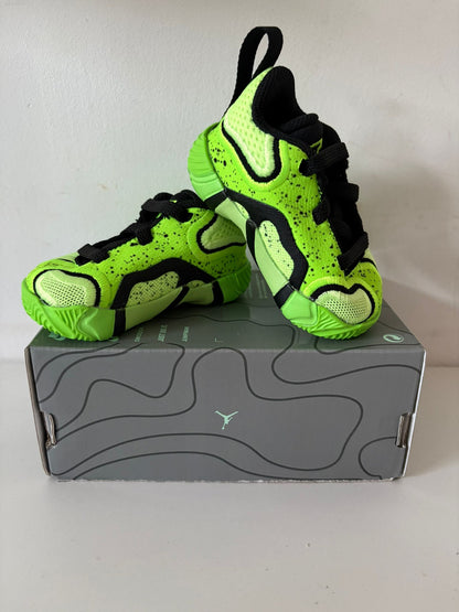 Nike Jordan Tatum in neongrün/schwarz, Gr. 17