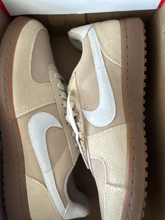 Nike General Field, beige/weiss Größe 43