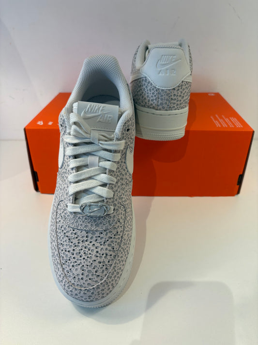 Nike Air Force 1 weiss/grau mit Schlangenmuster in Größe 43