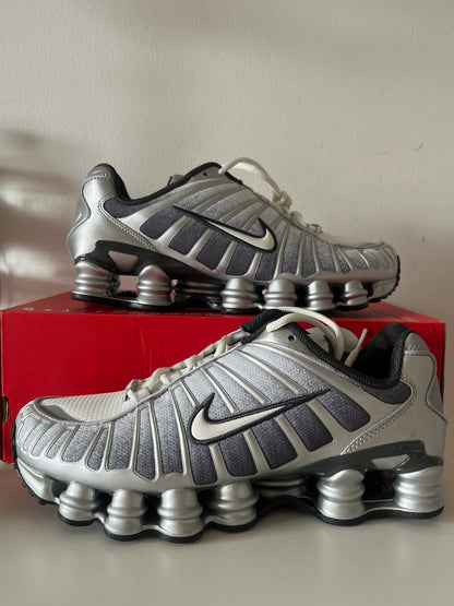 Nike Shox TL in grau/schwarz/weiß/silber, Größe 42,5