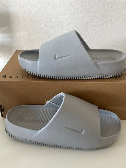 Nike Badelatschen Calm Slide in grau, Größe 40