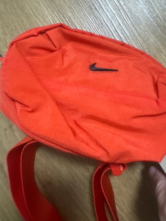 Nike Umhängetasche orange klein