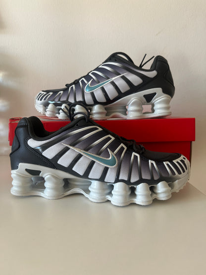 Nike Shox TL in weiss/schwarz/blau, Größe 42
