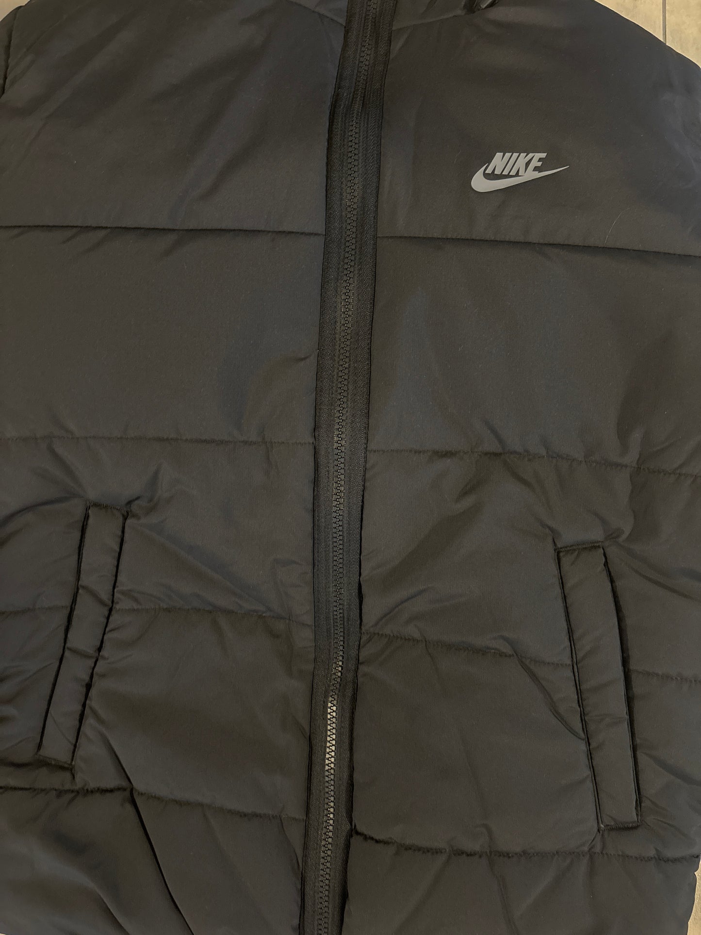 Nike Winterjacke in schwarz, Größe wählbar