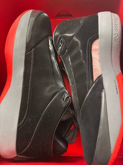Nike Air Jordan 40, Größe 42,5 in schwarz