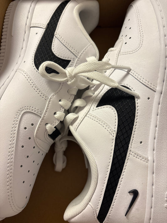 Nike Air Force 1 in weiss/schwarz, Gr. Wählbar