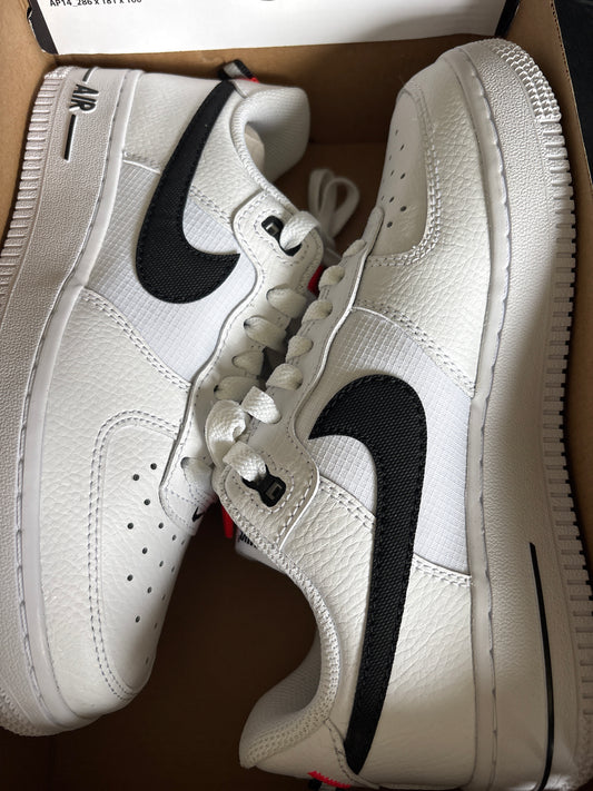 Nike Air Force 1 in weiss/schwarz, Größe 36,5