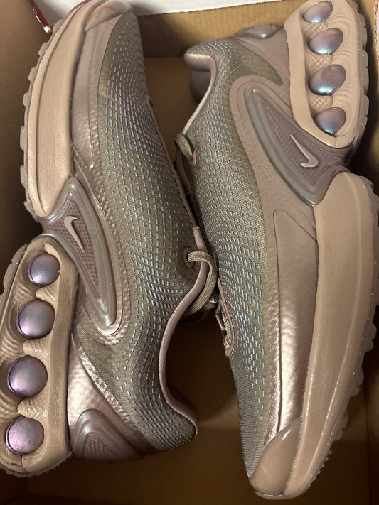 Nike Air Max DN Bronze , Größe 43