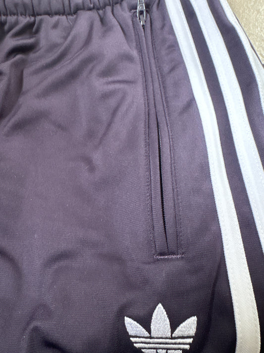 Adidas Jogginghose/Trainingshose dunkellila, Größe M