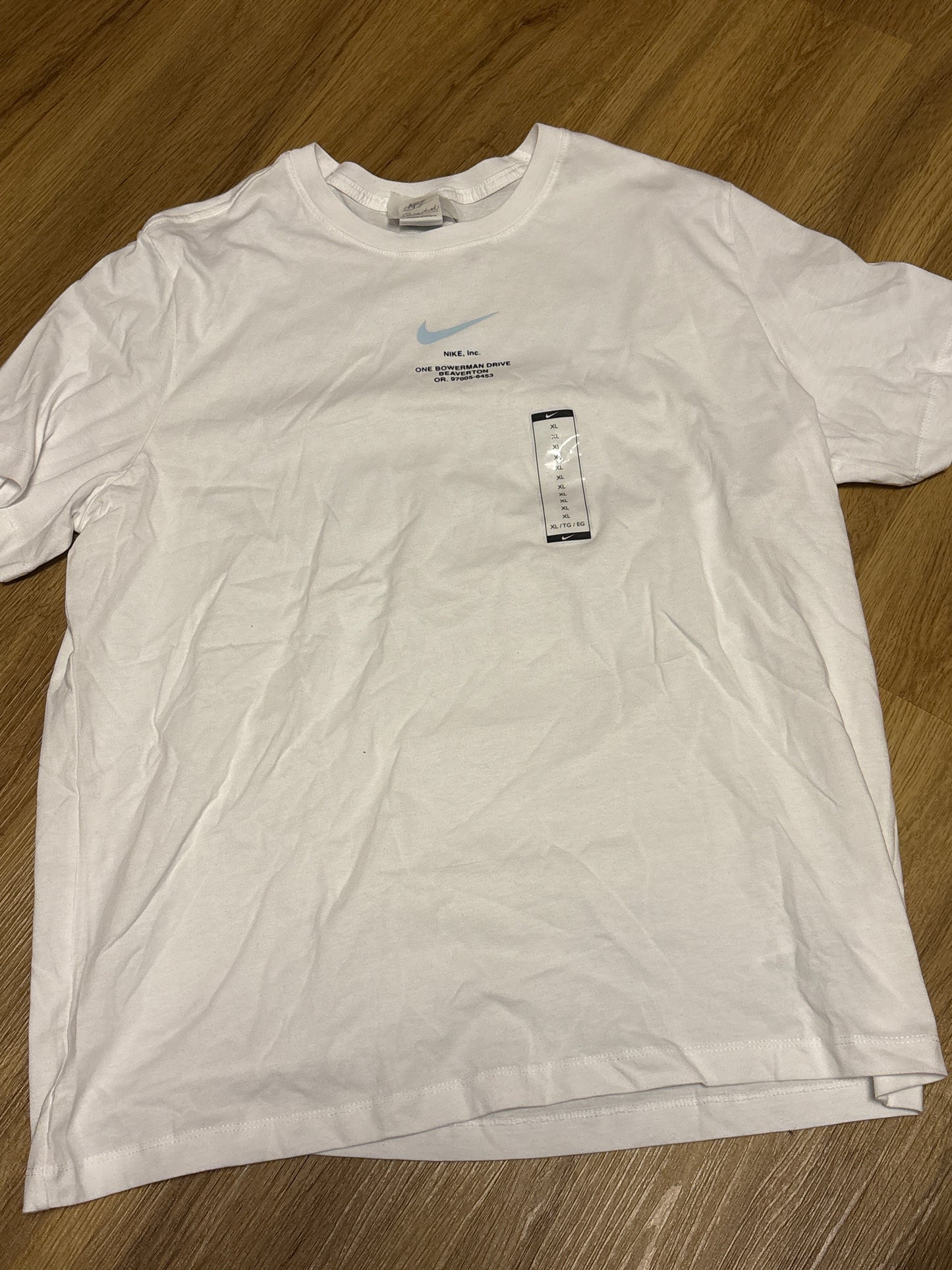 Nike Tshirt in weiß, Größe wählbar