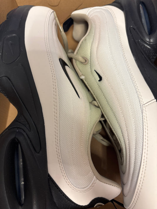 Nike Air Max Portal in creme/schwarz, Gr. 44