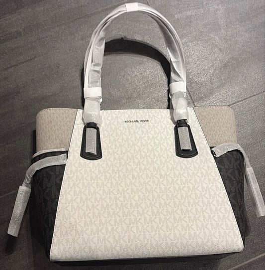 Michael Kors Voyager schwarz weiss