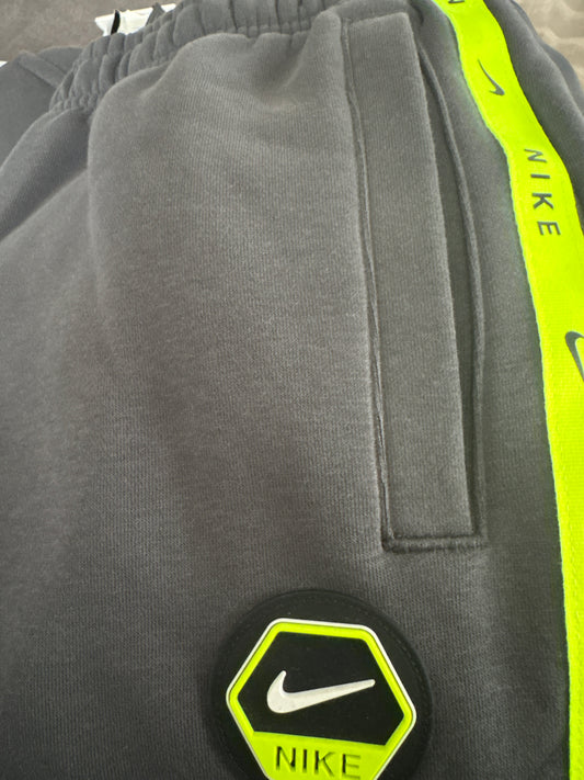 Nike Jogginghose in grau/neon, Größe wählbar